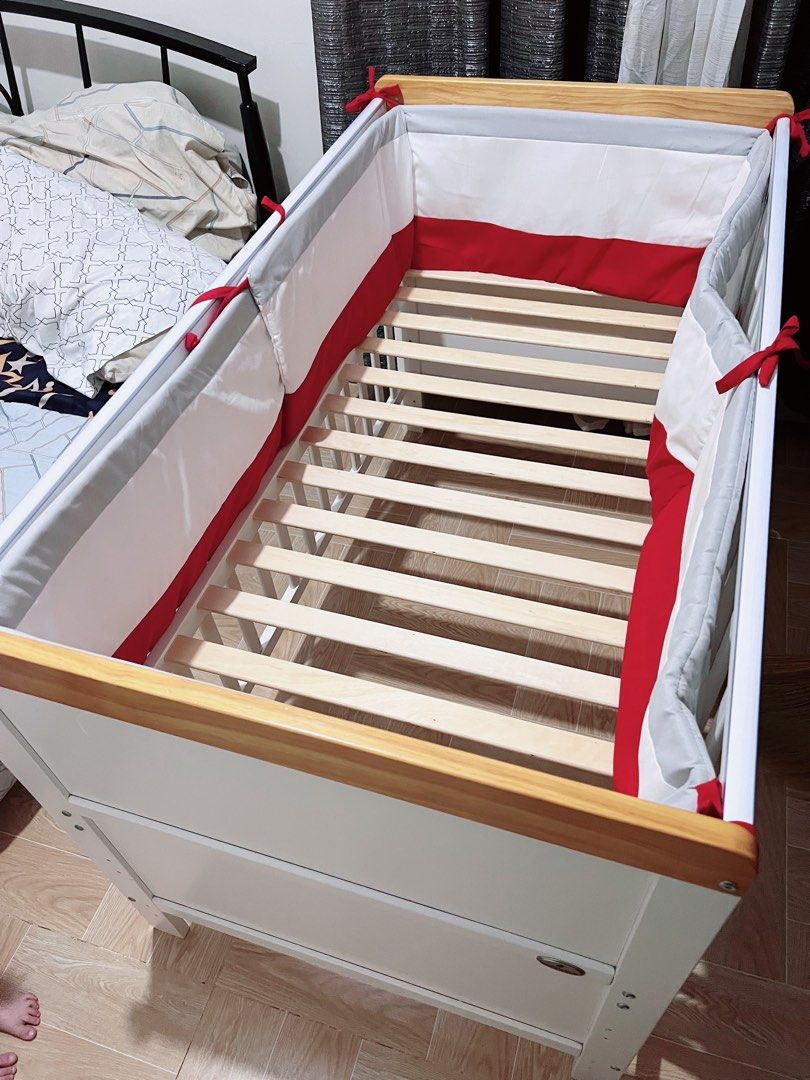 Cuddlebug fontana 2 in 1 convertible crib (Category: Cots & Cribs) located in Quezon City. Submitted by supermomsh (Listing ID 1213758218, Image 2). Description: 🤍For sale cuddlebug crib (A crib that converts into a toddler bed) (see photos) Material: Pine wood Non- toxic, lead-free paint 3 mattress adjustment heights (crib) Fits 28″x52″ mattress (mattress not included) Crib railings with teething guard Converts into a toddler bed. Conversion ki