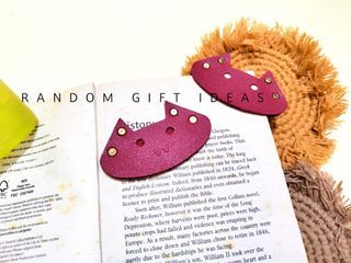 Cute Cat Leather Bookmark (Sold by 2's)