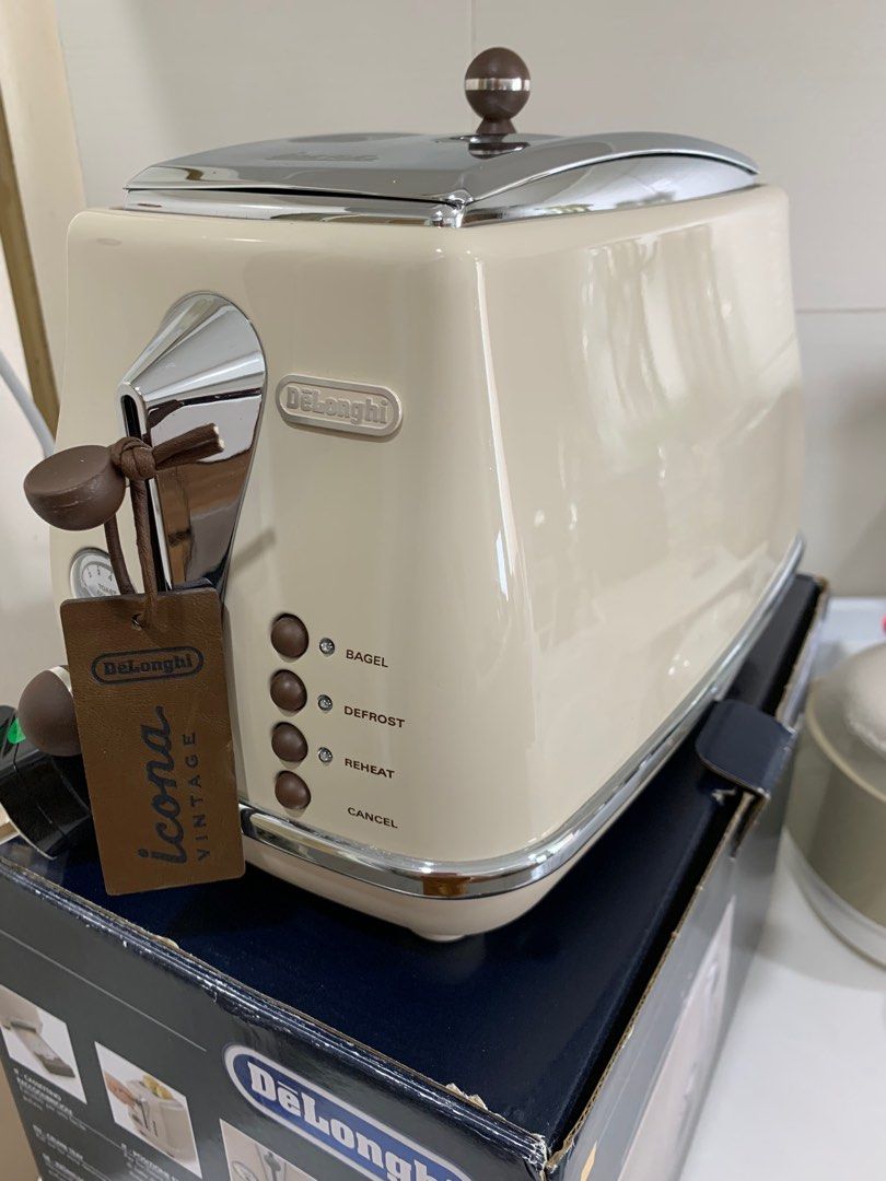 Delonghi 2 slice toaster, TV & Home Appliances, Kitchen Appliances