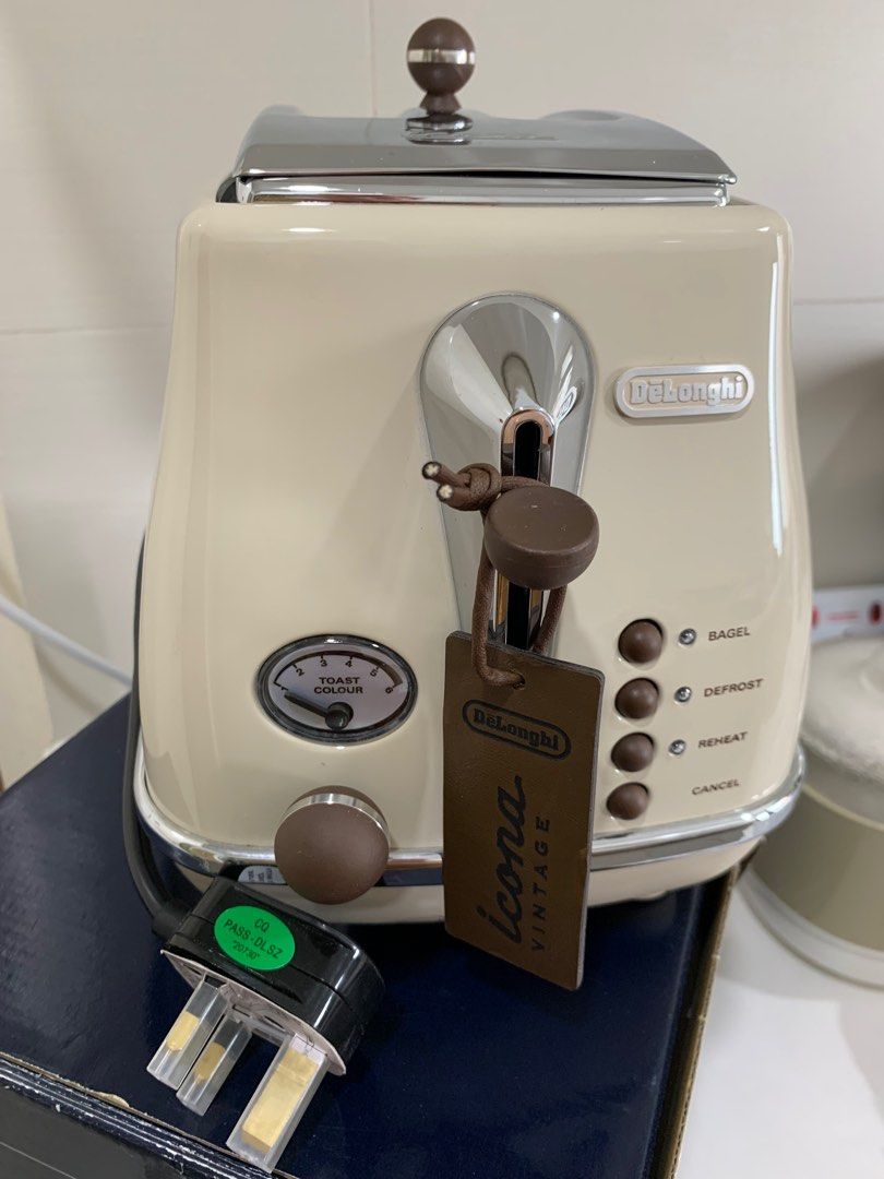 Delonghi 2 slice toaster, TV & Home Appliances, Kitchen Appliances