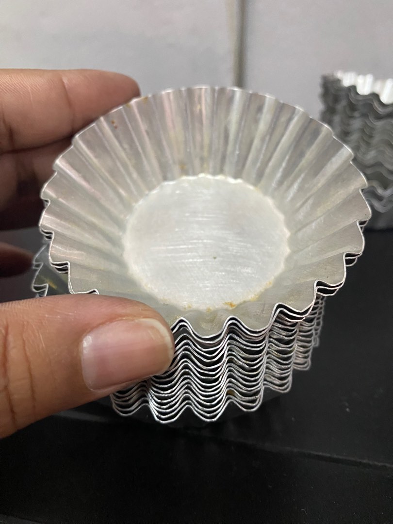 Egg tarts mold large size, Furniture & Home Living, Kitchenware & Tableware, Bakeware on Carousell