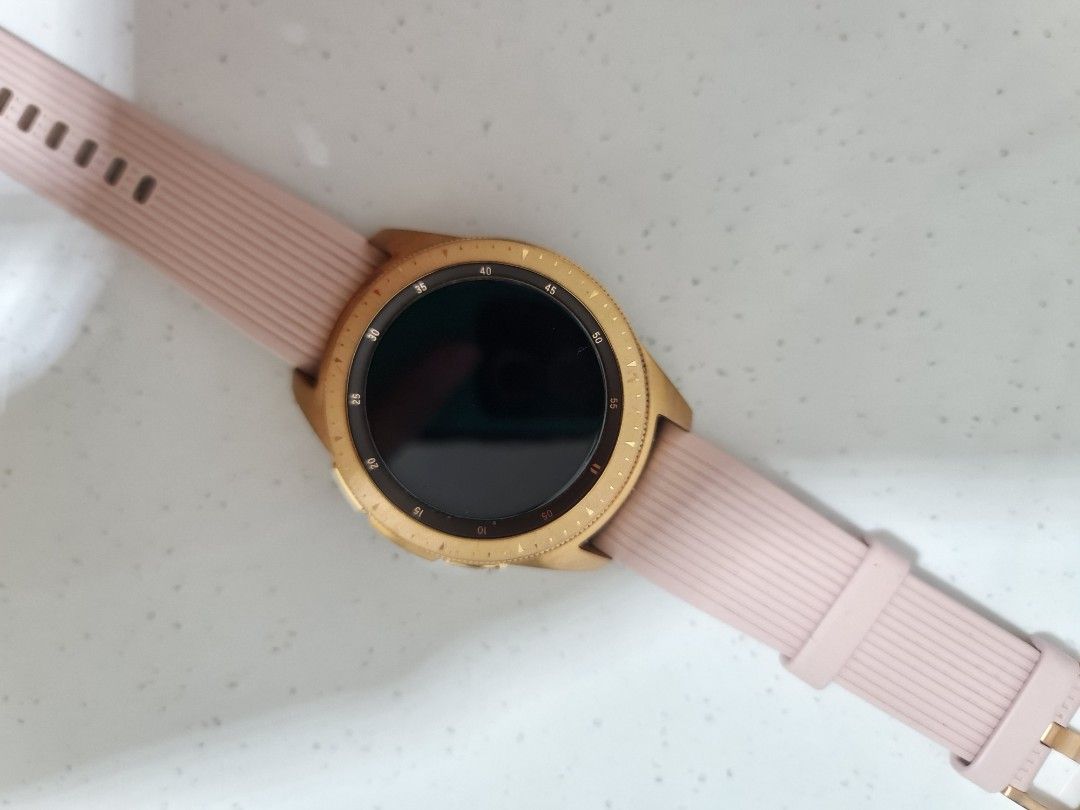 Galaxy rose gold best sale smartwatch