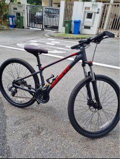 (Category: ) located in . Submitted by luxcurated (Listing ID 1213636686, Image 1). Description: .