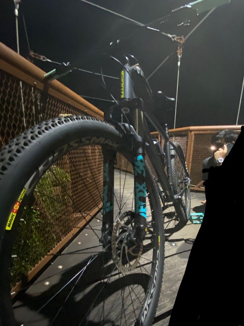 2022 Giant Talon 1 Mountain Bike 29er + Dropper Post (auto adjust seat