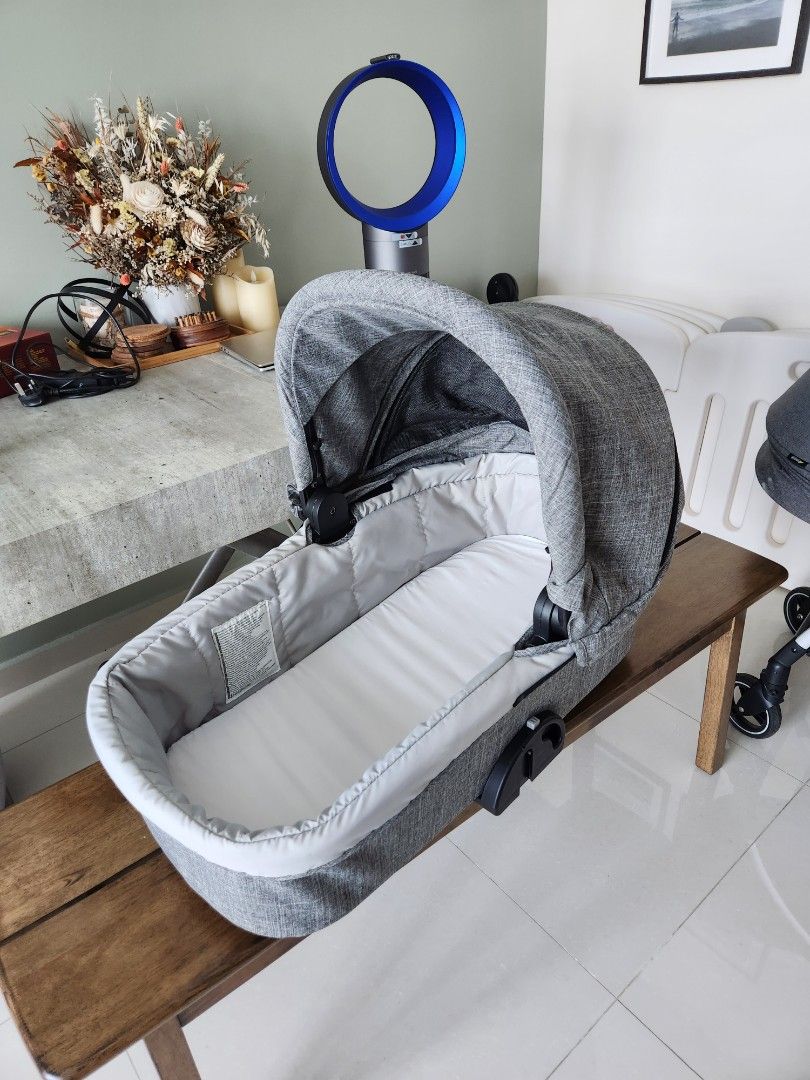 Hauck bassinet outlet