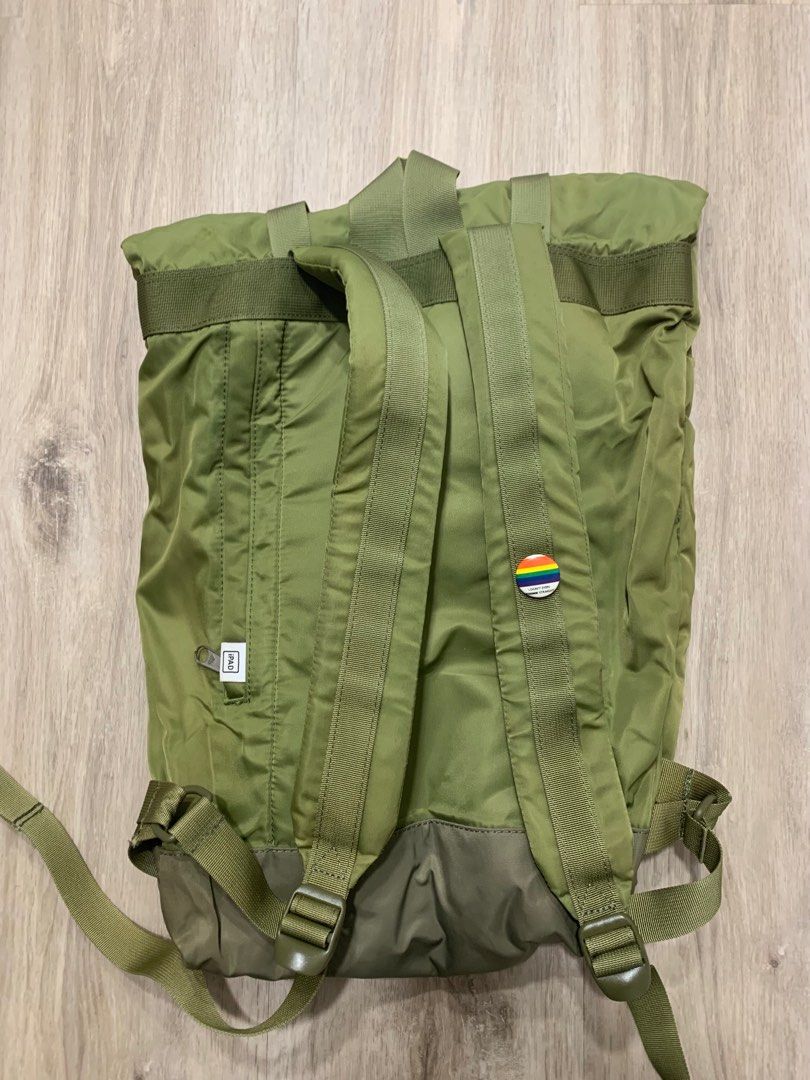 Hellolulu Backpack （分類：背包）位於 Hong Kong。 由 lkc222 提交（商品編號 1213677885，圖片 2）。簡介： 有正常使用痕跡 內部少許污漬(見圖三) 面交只限鑽石山站 可順豐到付(減$30)。