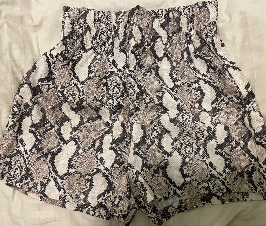 H&m snakeskin sale shorts