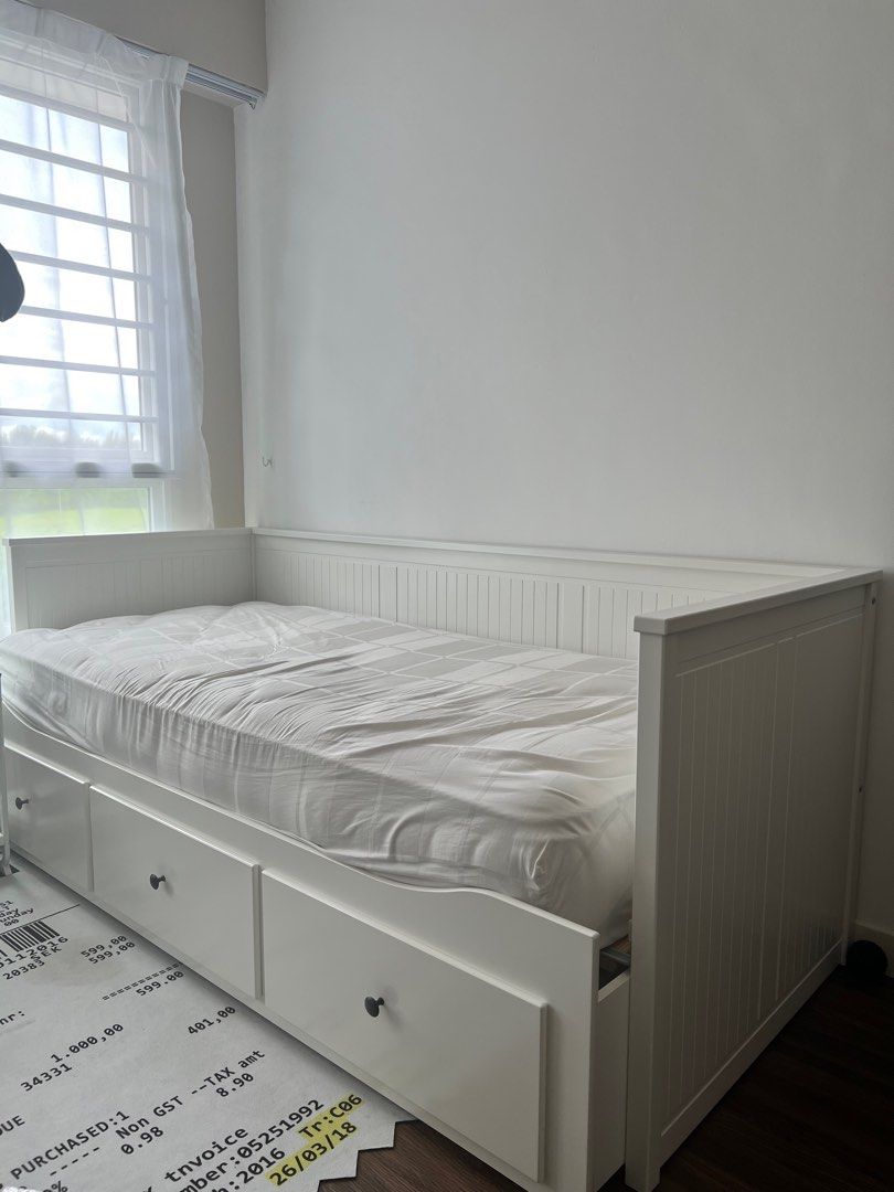 IKEA HEMNES DAYBED 3 drawers, Furniture & Home Living, Furniture, Bed