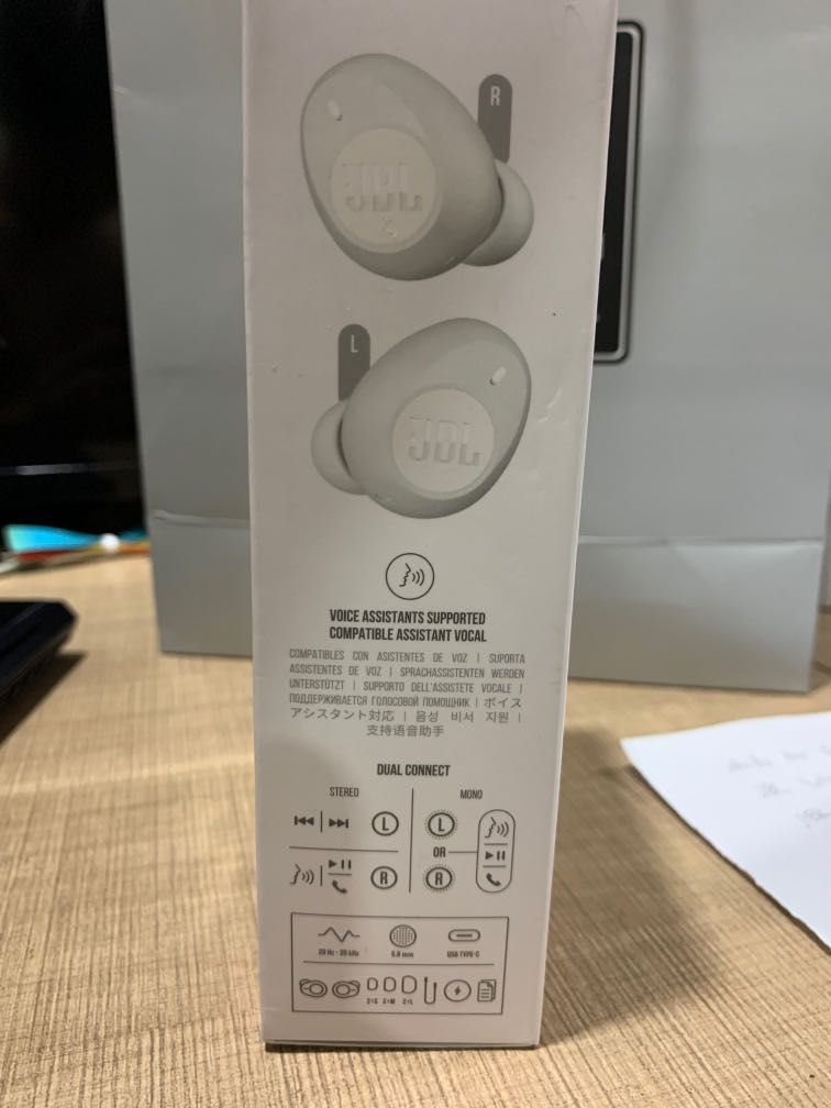 JBL TUNE 115 TWS (Category: Earphones) located in Quezon City. Submitted by struddels (Listing ID 1213683765, Image 2). Description: Can use any side alone or wear both together. Nice case which isn’t too big.
