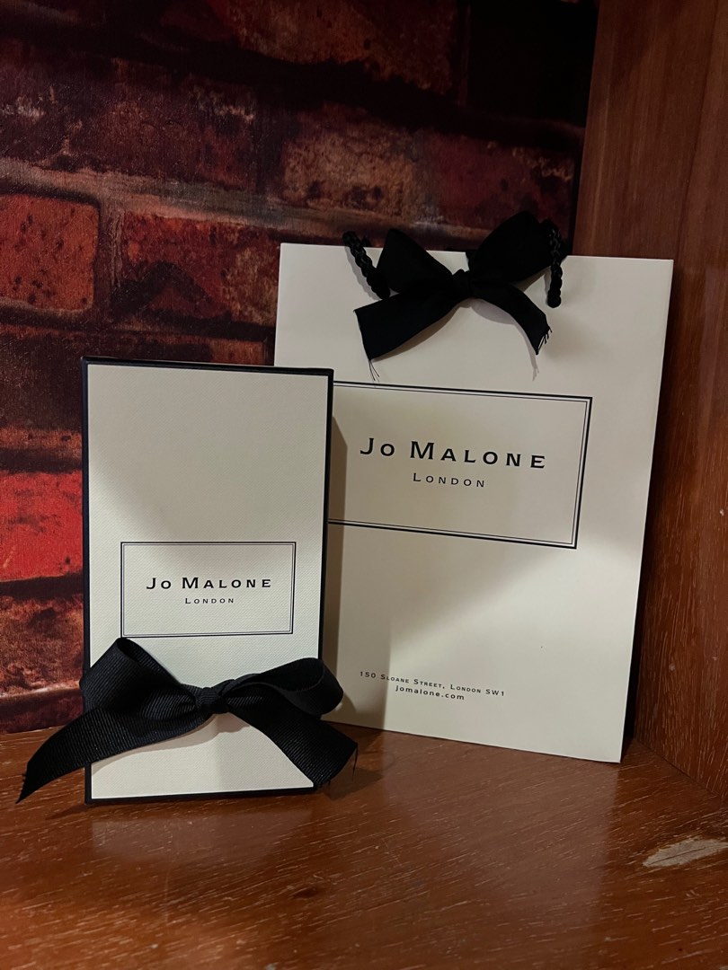 Jo Malone London perfume box and paperbag with black ribbon, Beauty