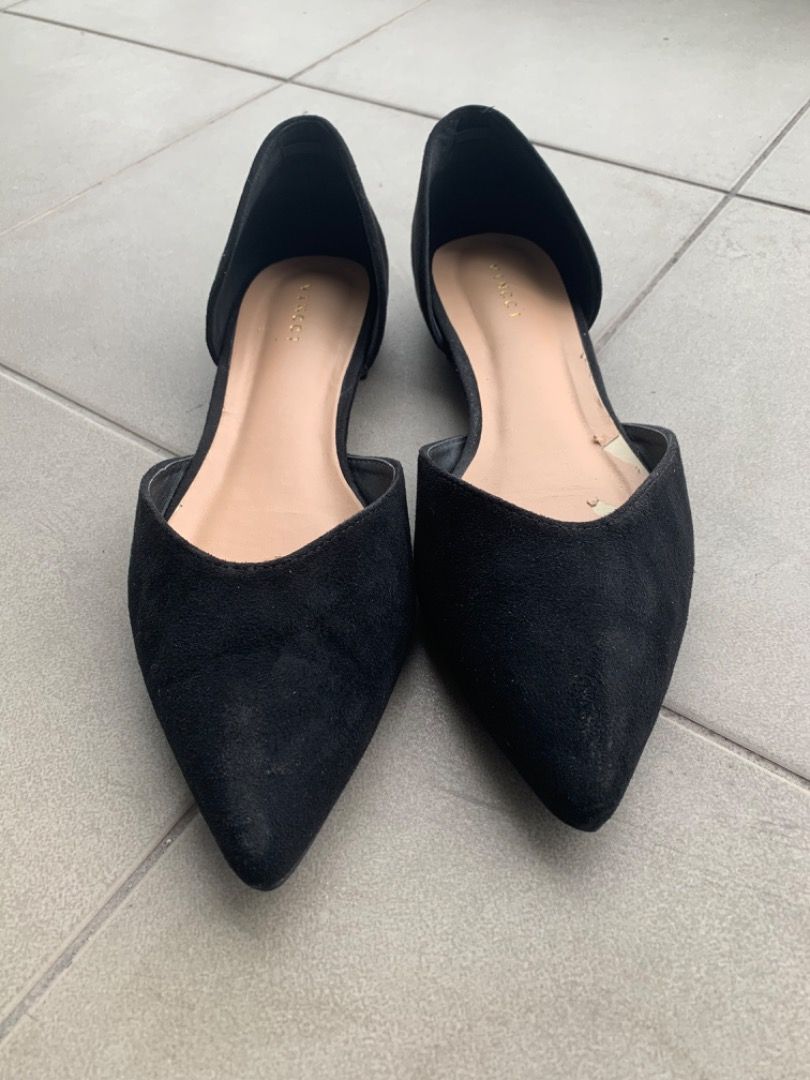 Ladies black pumps top