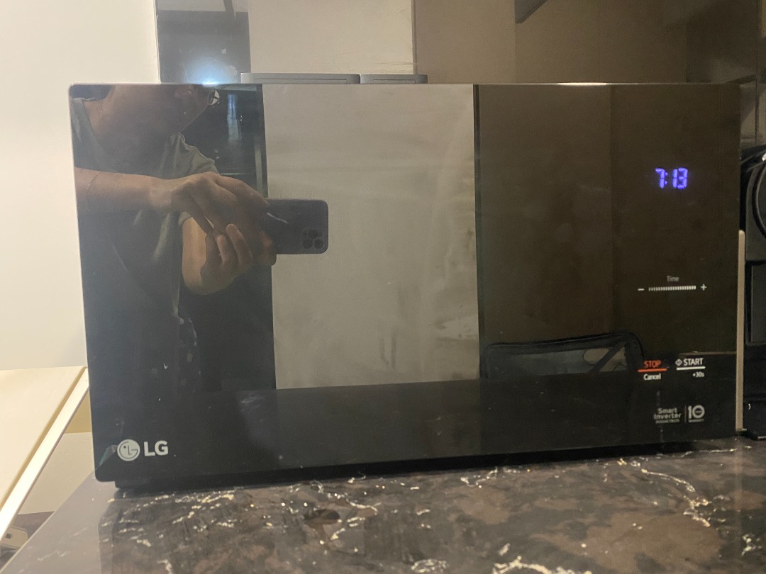 LG Smart Inverter MS2595DIS (25L) Microwave Oven Black; SGD 100