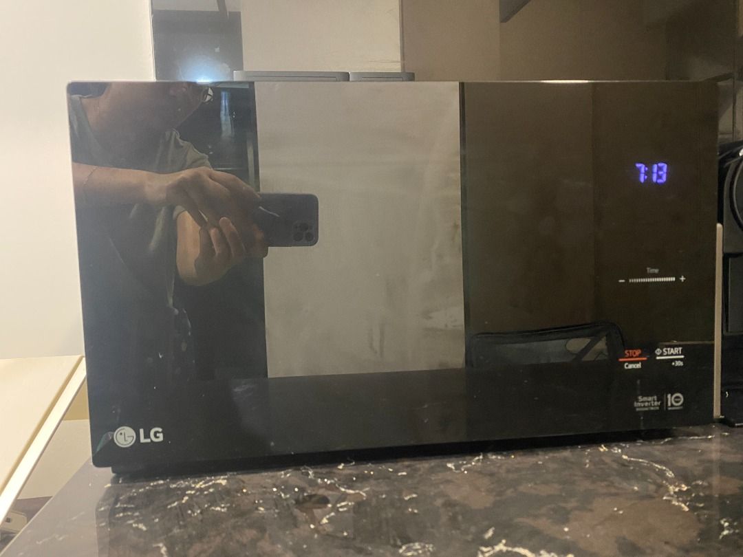 LG Smart Inverter MS2595DIS (25L) Microwave Oven Black; SGD 100