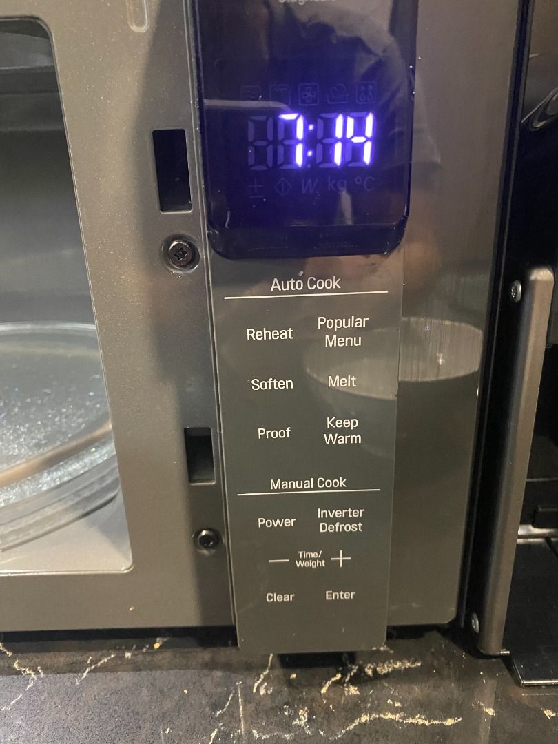 LG Smart Inverter MS2595DIS (25L) Microwave Oven Black; SGD 100