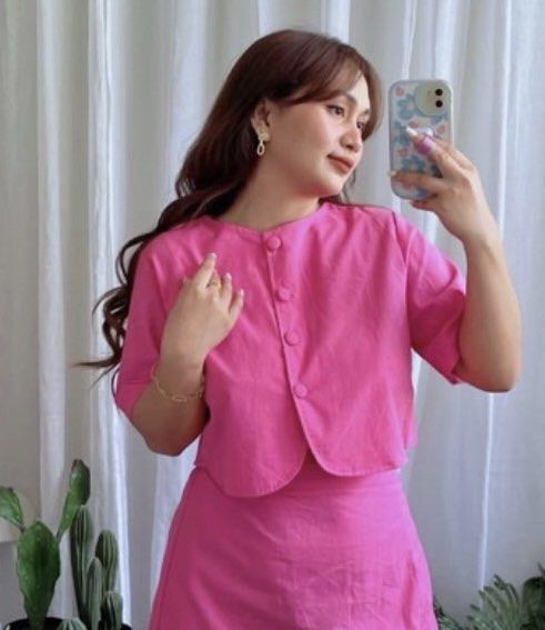 Linen Coordinates (Category: Sets or Coordinates) located in Pasig City. Submitted by paaatch (Listing ID 1213667212, Image 1). Description: Linen Coordinates - top & skirt - cotton linen fabric Color: Fucshia Size: Small to semi large Used once Rfs: decluttering .