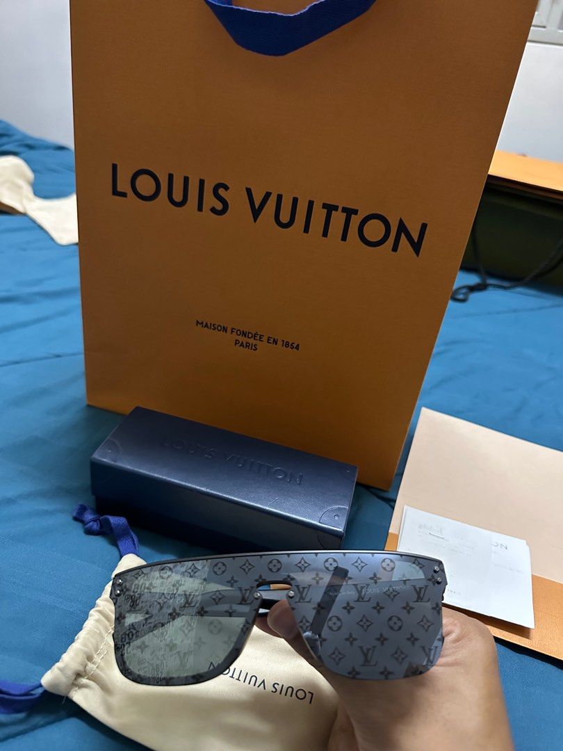 Louis Vuitton LV Waimea Sunglasses, Men's Fashion, Watches
