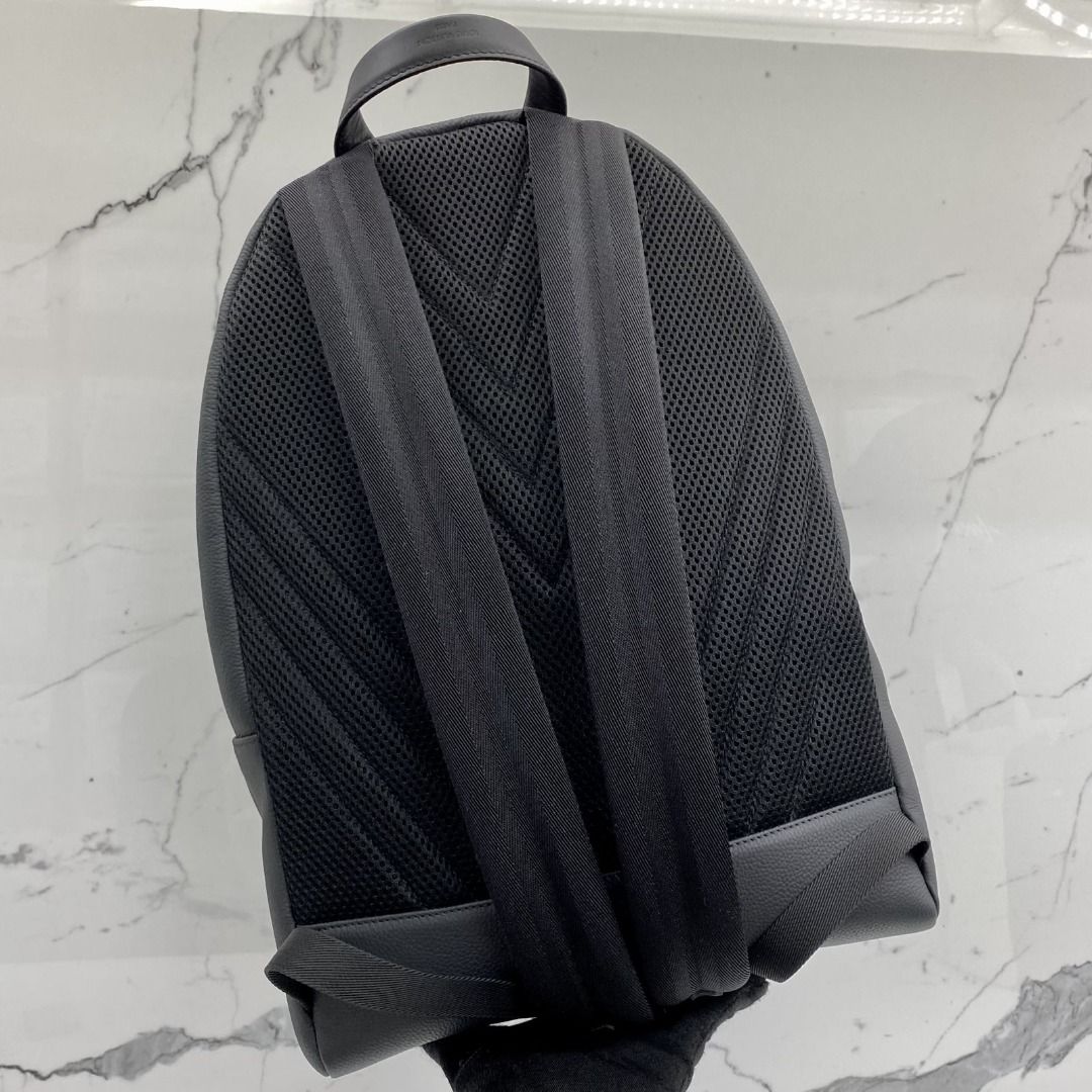 Louis Vuitton Takeoff Backpack %100 hakiki deri sırt çantası stoklara  girmiştir. Aerogram koleksiyon ürünüdür. İthal aksesuarlı seri…