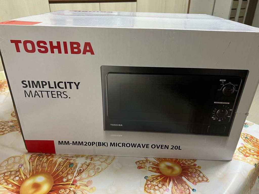 MICROWAVE SHARP (Category: Ovens & Toasters) located in Singapore. Submitted by cacame (Listing ID 1213653530, Image 1). Description: Brand new 20L Inside box Self collect at Blk 934, JW St 91 Negotiable .
