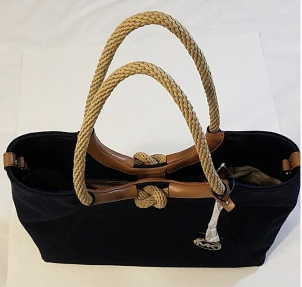 Michael kors isla shop ring shoulder tote