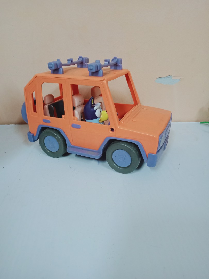 BLUEY Heeler Jeep 4WD FAMILY VEHICLE Car Moose Toys With Extras