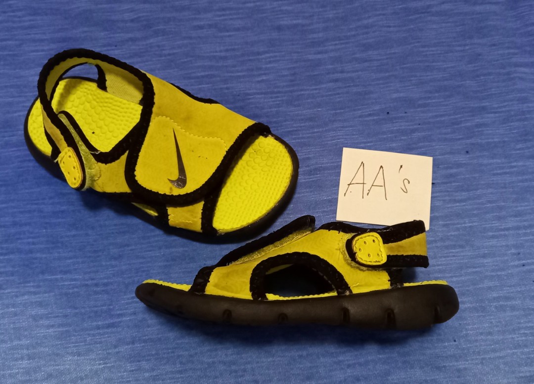 nike kids sandals