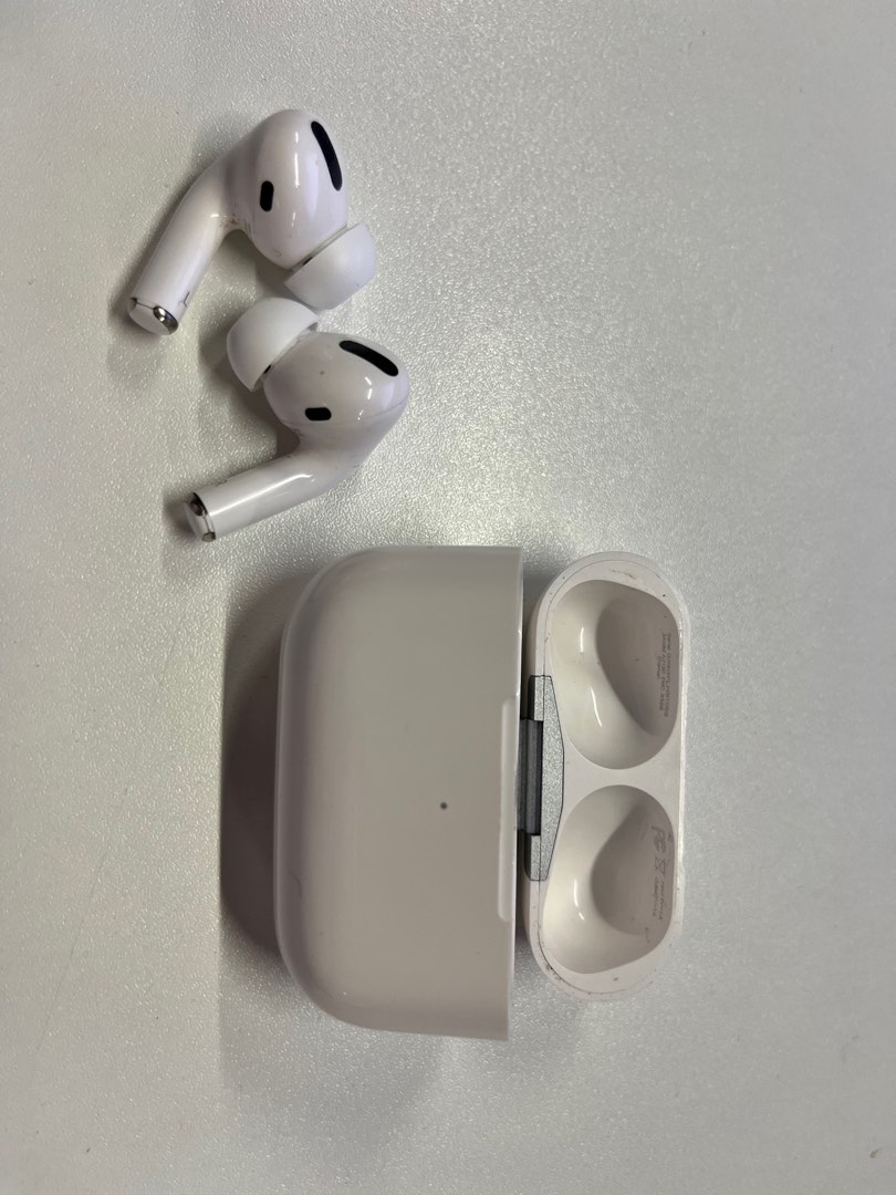 URGENT SELL!!! Original 100 Airpod Pro First Generation, Audio