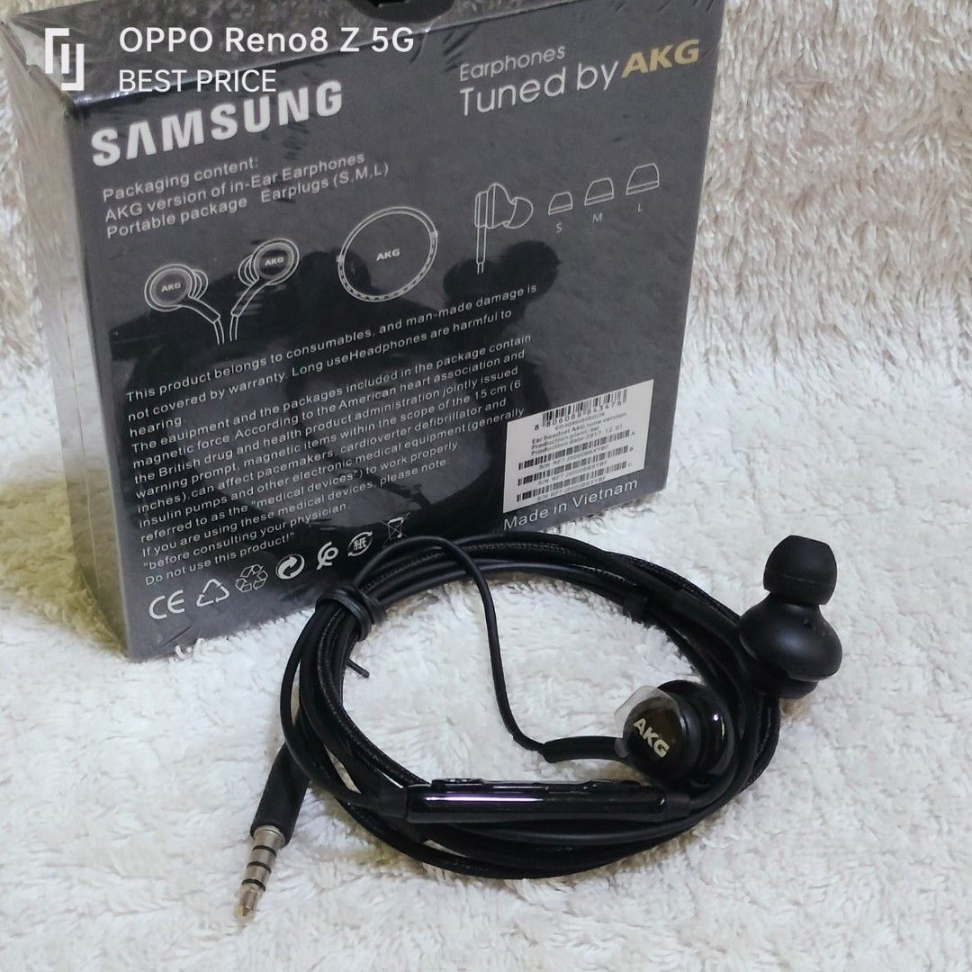 Original Samsung AKG Headset (Category: Earphones) located in Paranaque City. Submitted by audioaddict0517 (Listing ID 1213626045, Image 1). Description: .