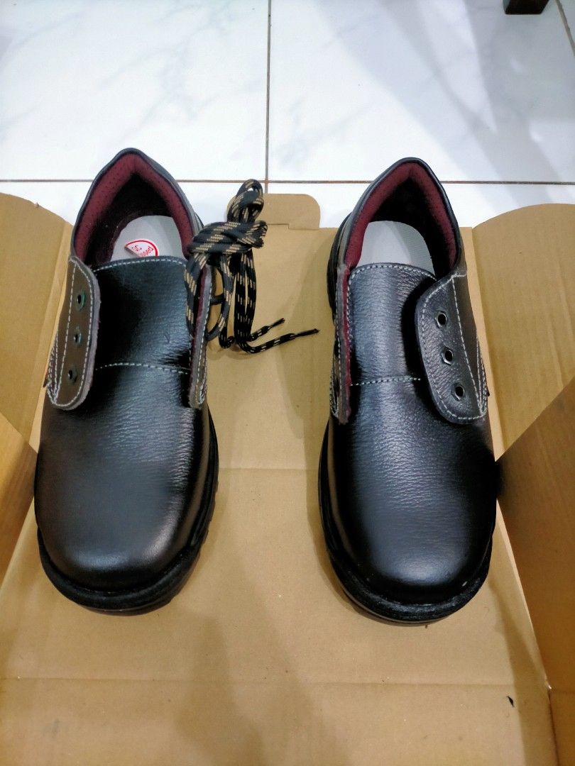 Safety Boot Untuk Dijual, Men's Fashion, Footwear, Boots on Carousell