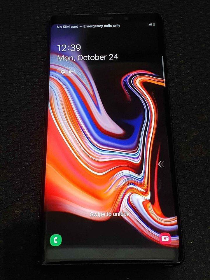 Samsung Galaxy Note 9 (Category: Samsung) located in Bulacan. Submitted by naruto.22 (Listing ID 1213756331, Image 1). Description: Selling Samsung Galaxy Note 9 WITH GREEN TINT ISSUE BUT CAN BE FIX USING ALWAYS ON DISPLAY WITH MINOR SCRATCHES ON CAMERA & SIDES unit with Case +700 add ko yung rhinoshield camera attachment para makapag wide lens.