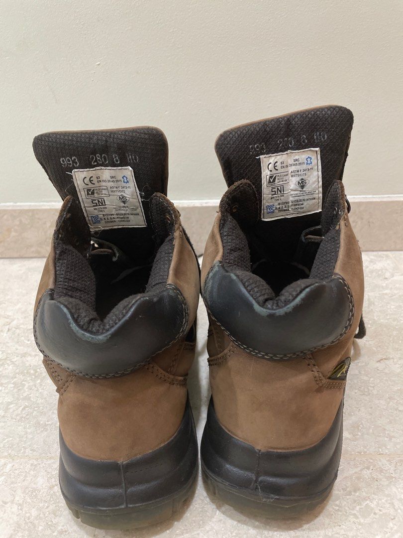 UK Size 8 Otter Safety Shoes (used), Men's Fashion, Footwear, Boots on ...