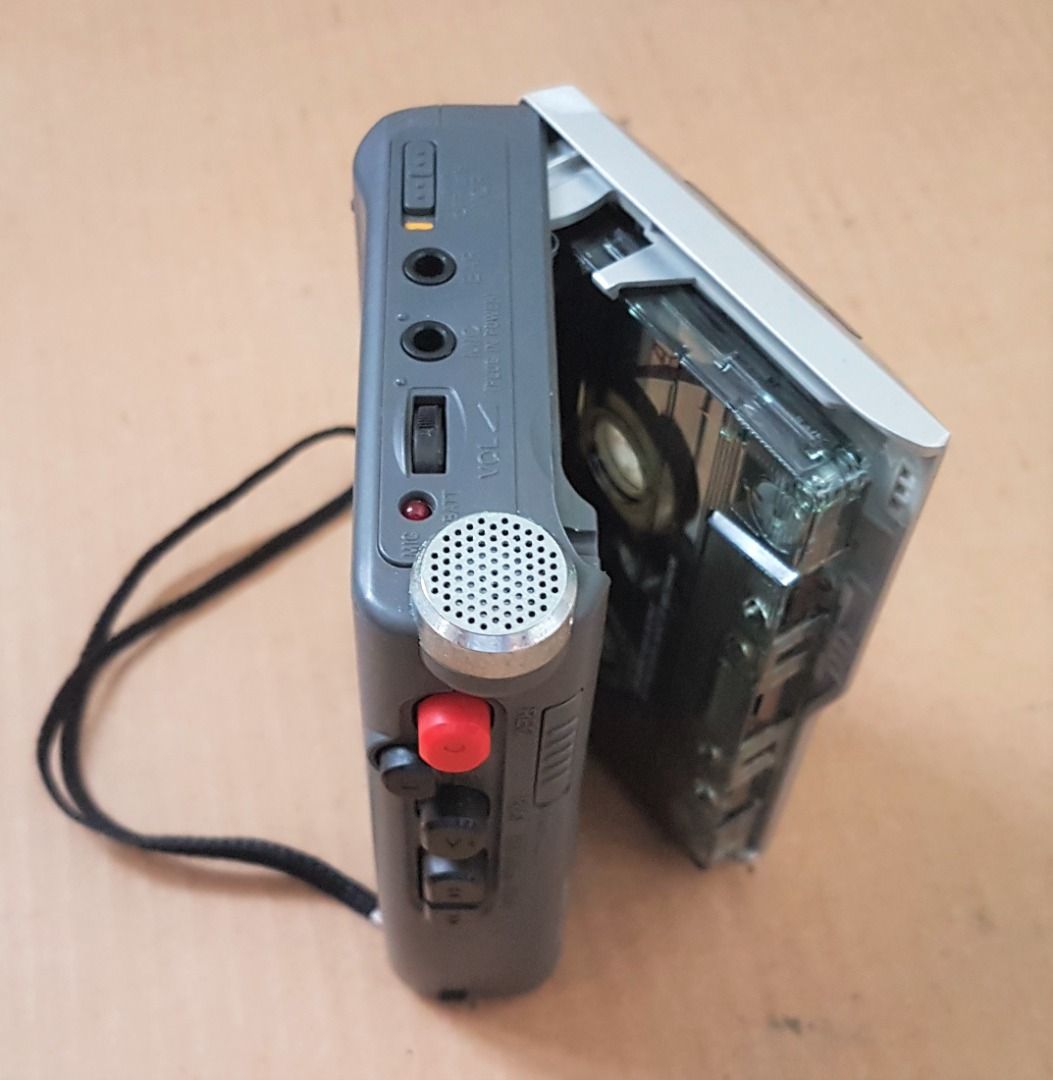 Sony TCM200DV Standard Cassette Voice Recorder, Portable Cassette Tape