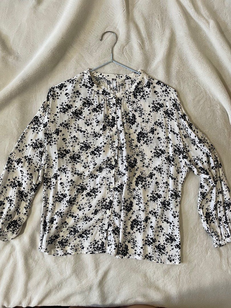 Uniqlo Formal top (Category: Blouses) located in Las Pinas. Submitted by polinegrc (Listing ID 1213614405, Image 2). Description: lighty used no flaws super comfy and breathable no ww .