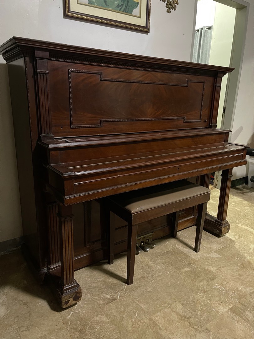 Upright Piano Raymond Cleveland, Hobbies & Toys, Music & Media