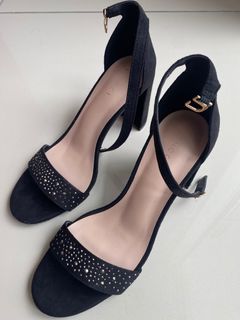 (Category: ) located in . Submitted by preloved_niniy (Listing ID 1213744182, Image 1). Description: .