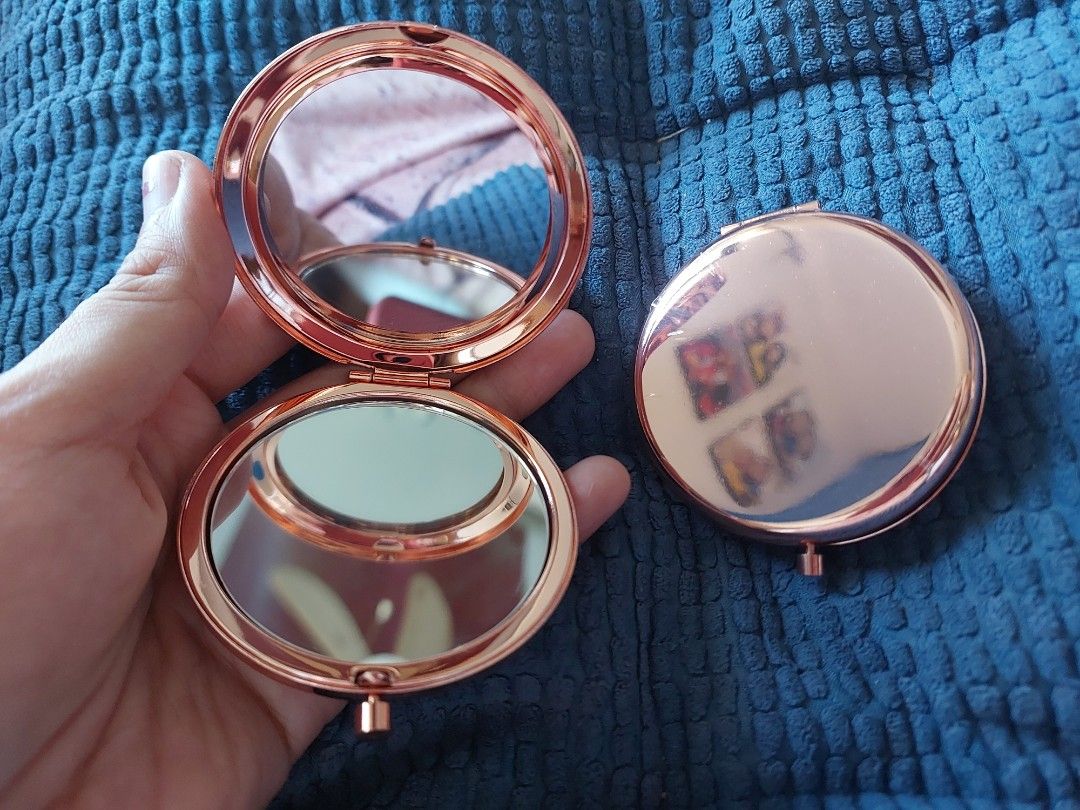 Vintage compact mirror (Category: Face Care) located in Paranaque City. Submitted by well.loved_pre.loved (Listing ID 1213721939, Image 2). Description: High quality craftsmanship made from sturdy, durable materials and made with the utmost attention to the smallest detail. This compact double sided compact mirror is made to last! Throw it in your purse, backpack or travel bag and make sure you radiate beauty and confidence all day long! Round Me