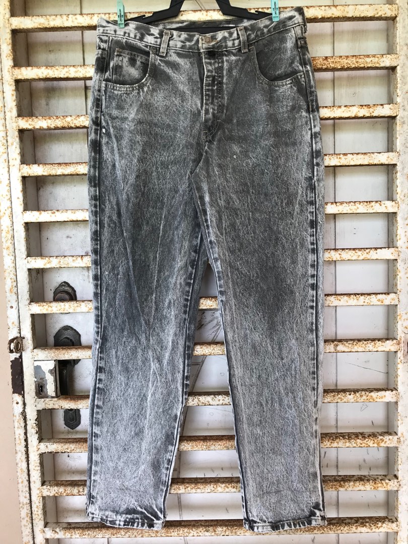 Vintage USA Calvin Klein Baggy Jeans Acid Washed Black Waist 33 Authentic,  Men's Fashion, Bottoms, Jeans on Carousell