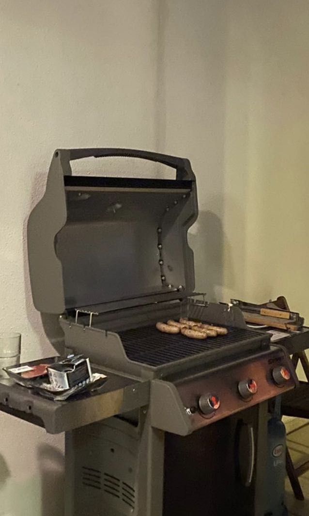 er BBQ Grill E310 3 burners, TV & Home Appliances, Kitchen