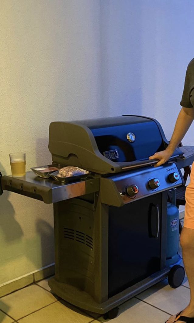 er BBQ Grill E310 3 burners, TV & Home Appliances, Kitchen