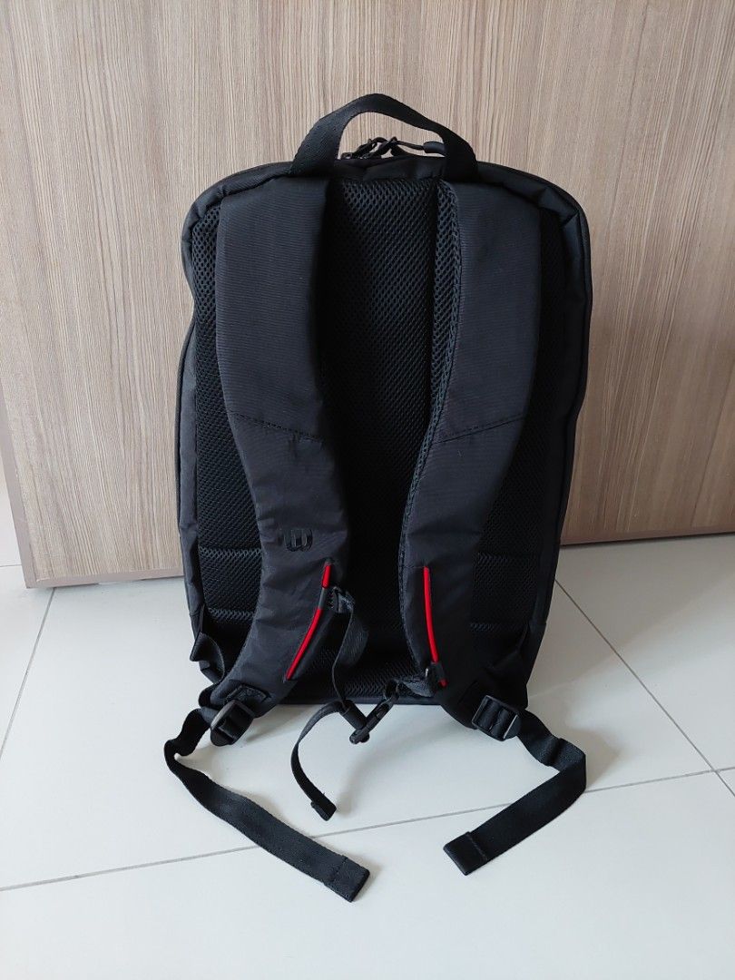Wilson Clash v2 Super Tour Collection Tennis Racquet Racket Backpack
