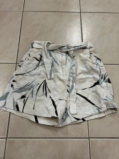 Zara Printed Shorts with Tie Waist Detail Size XS