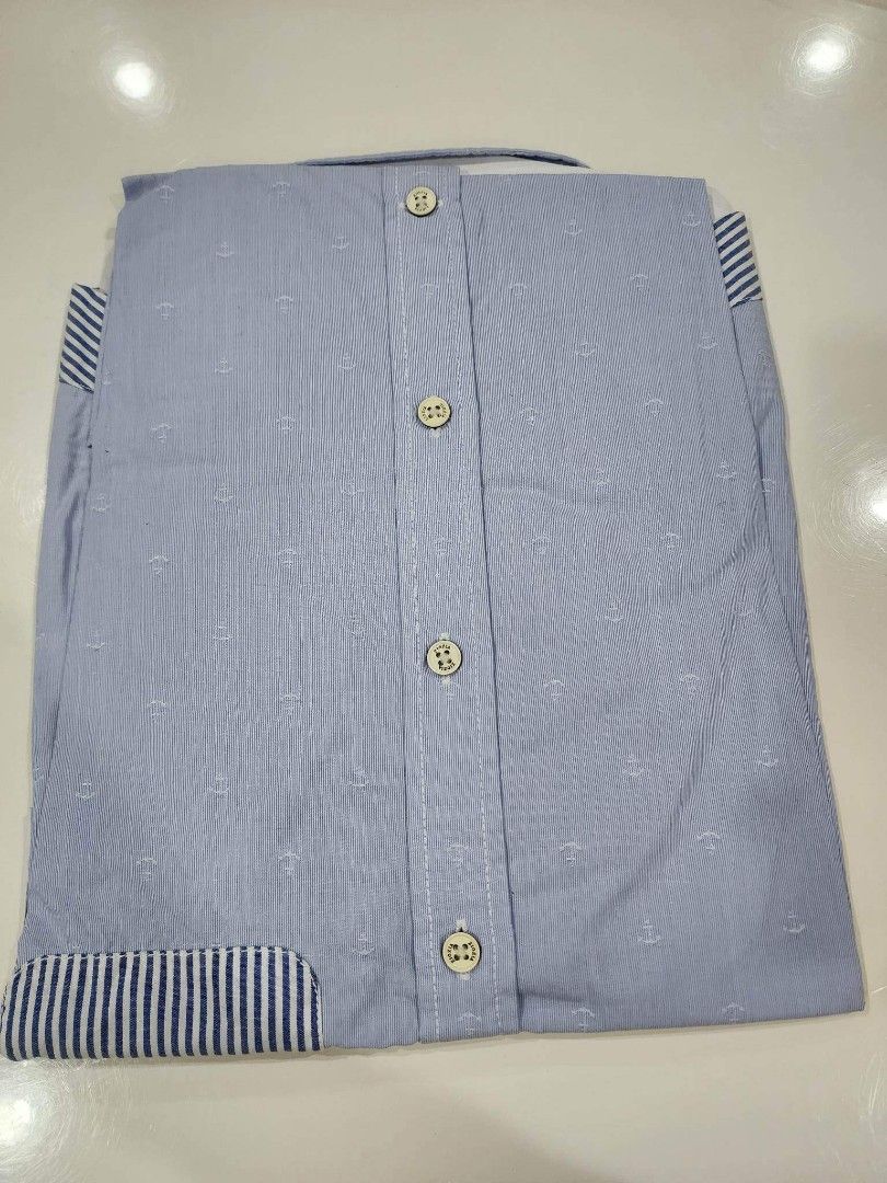 Ziozia Shirt(new) (Category: Formal Shirts) located in Quezon City. Submitted by koreandeclutter (Listing ID 1213631435, Image 3). Description: Never used Size 100 Bought in Seoul Pick up FEU DILIMAN MESSAGE for any inquiries 😊.