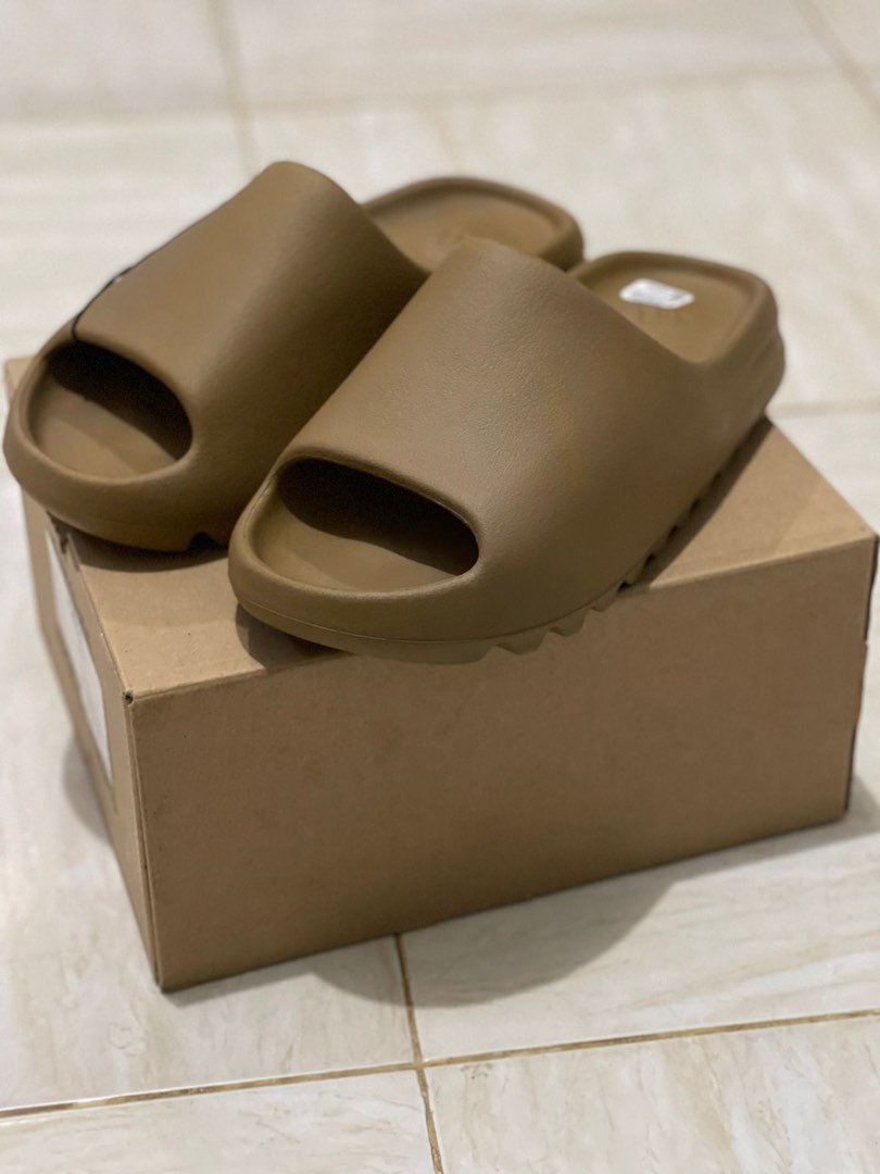 ADIDAS YEEZY SLIDE OCHRE, Fesyen Pria, Sepatu , Sandal di Carousell