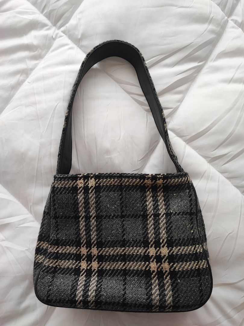 Burberry wool store bag