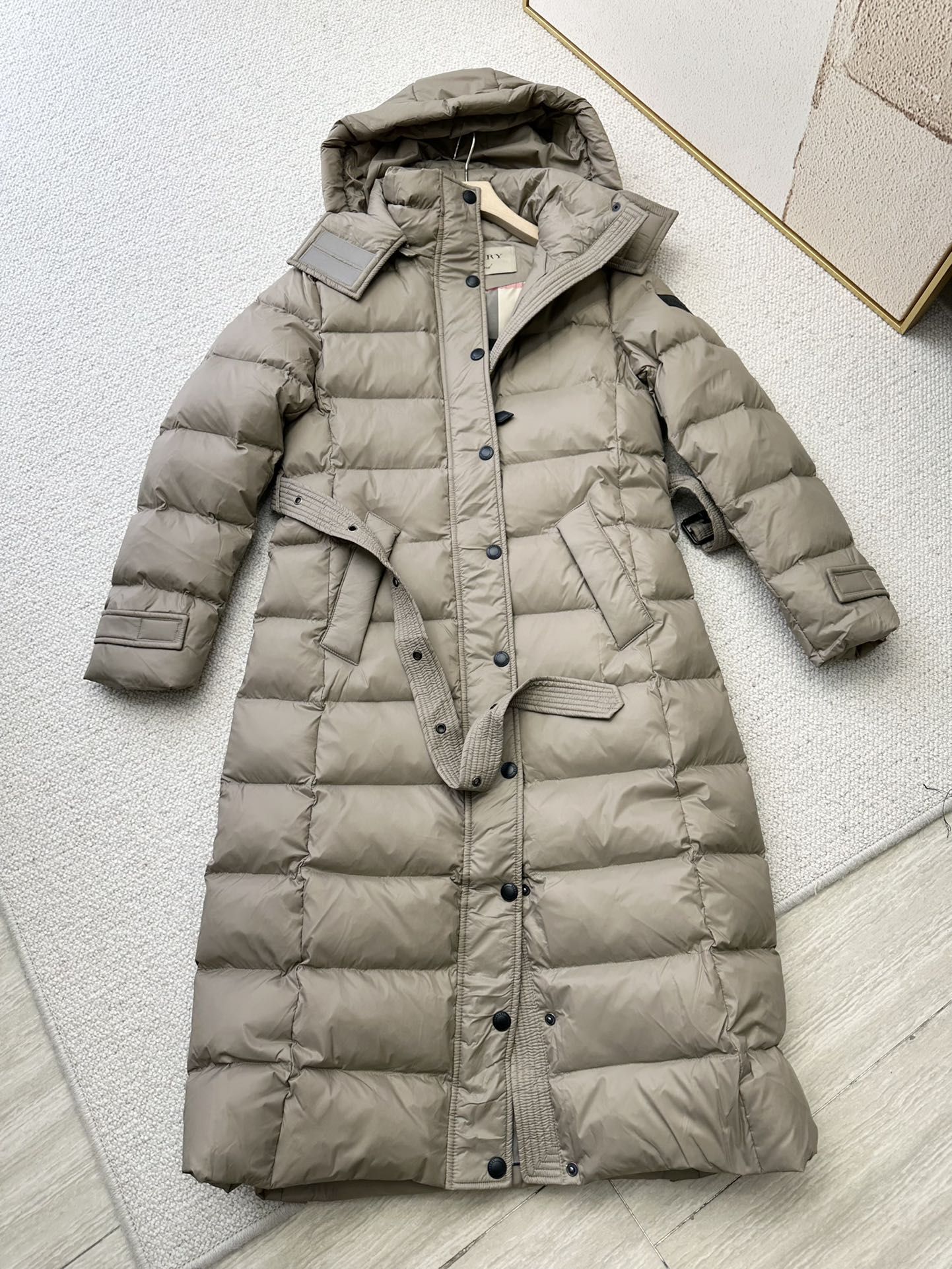 Burberry women's cheap down jacket