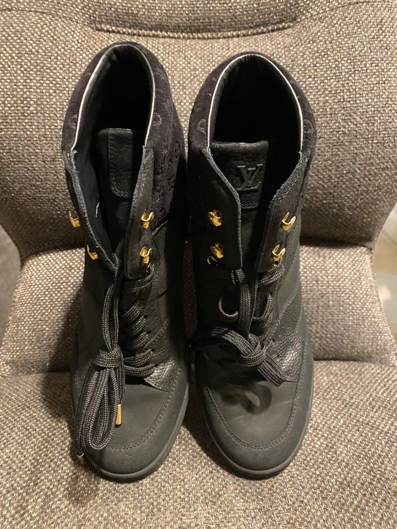 Authentic Louis Vuitton Black Monogram Leather Wedge Sneakers, Women's  Fashion, Footwear, Boots on Carousell