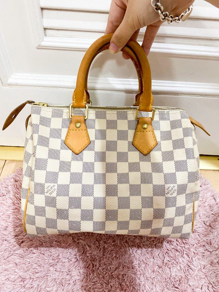 AUTHENTIC LV Speedy 25 in Damier Azur (Category: Luxury Bags & Wallets) located in Quezon City. Submitted by closetofcoco (Listing ID 1213876672, Image 1). Description: GUARANTEED AUTHENTIC PM FOR INQUIRIES NO LOW BALLING.