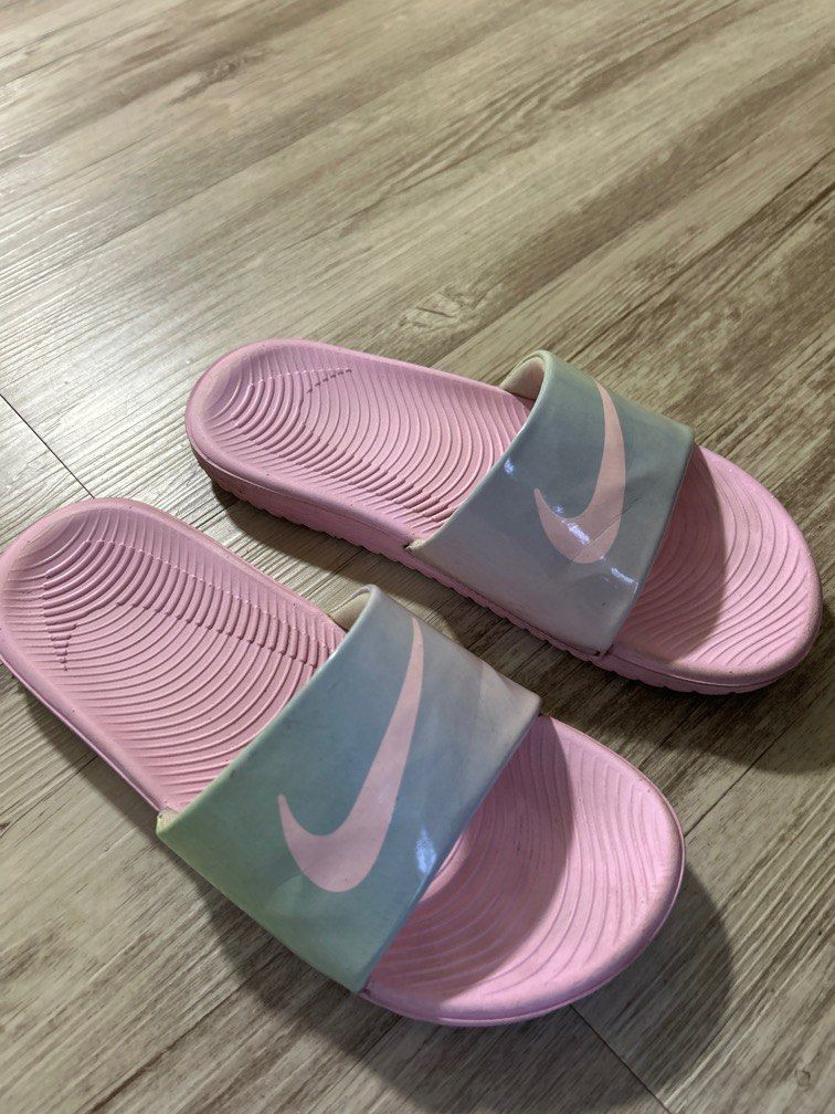 blush pink nike slides