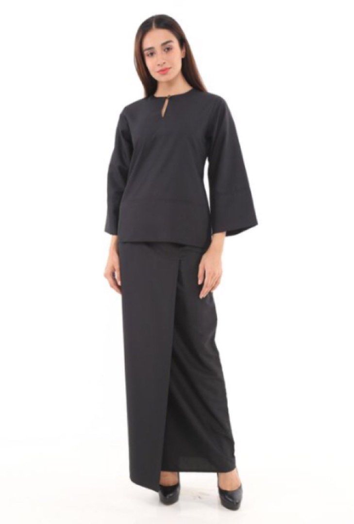 Baju kurung kedah hitam plain, Women's Fashion, Muslimah Fashion, Baju