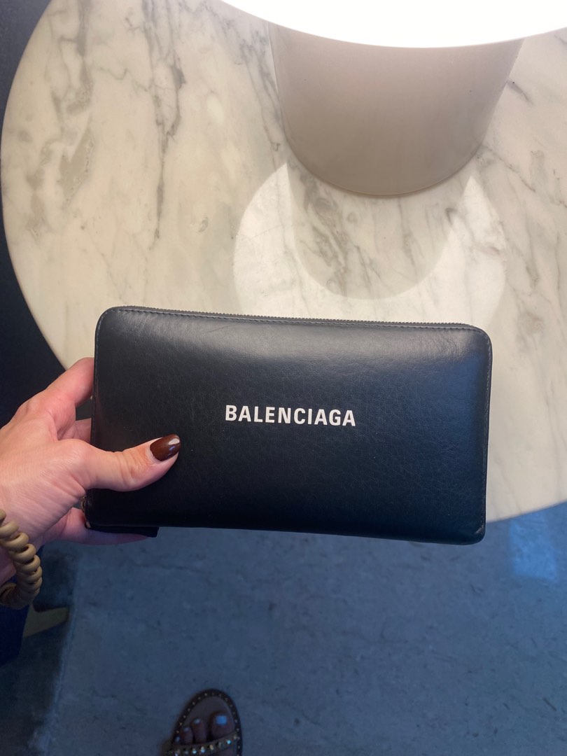 harga sneakers balenciaga