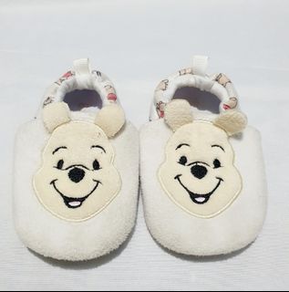 Bear baby shoes (6-12 mos)